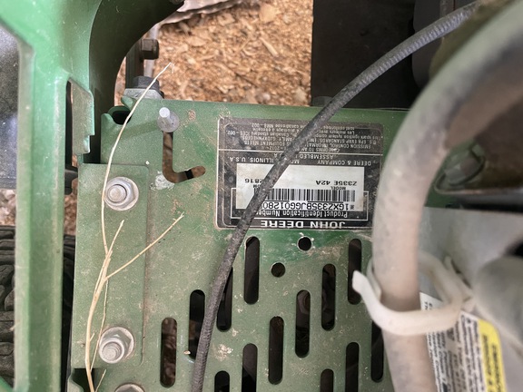 2016 John Deere Z335E Mower/Zero Turn