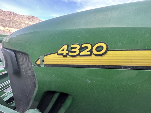 2009 John Deere 4320 Tractor Compact