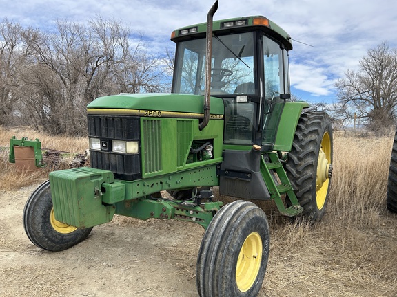 1994 John Deere 7200 Tractor