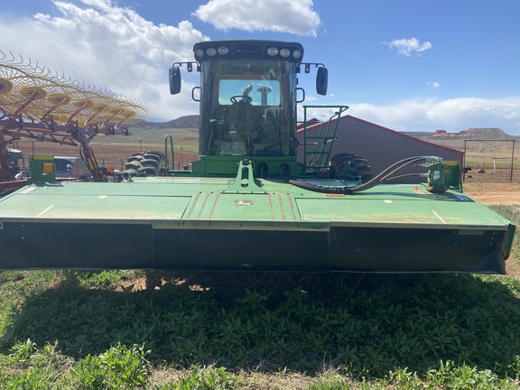 2010 John Deere R450 Windrower