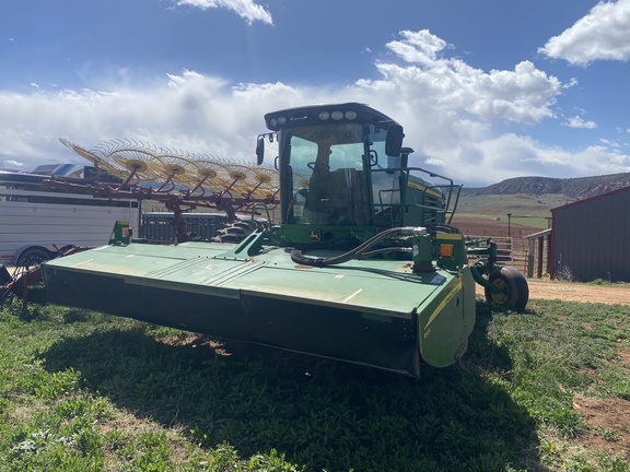 2010 John Deere R450 Windrower
