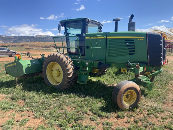 2010 John Deere R450 Windrower