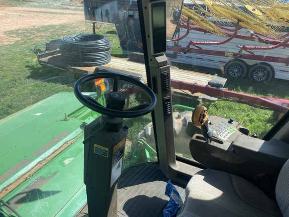 2010 John Deere R450 Windrower