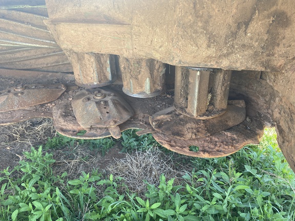 2010 John Deere R450 Windrower
