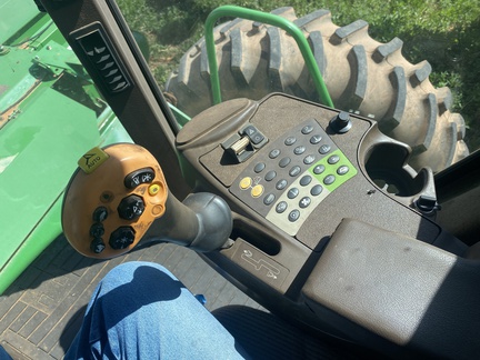 2010 John Deere R450 Windrower