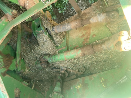 2010 John Deere R450 Windrower