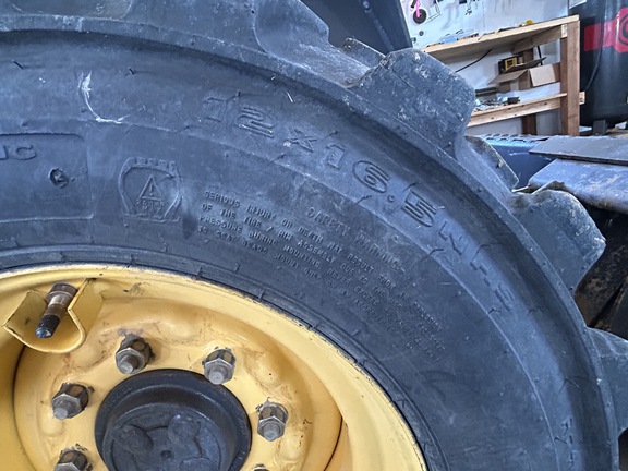 2008 New Holland L185 Skid Steer Loader