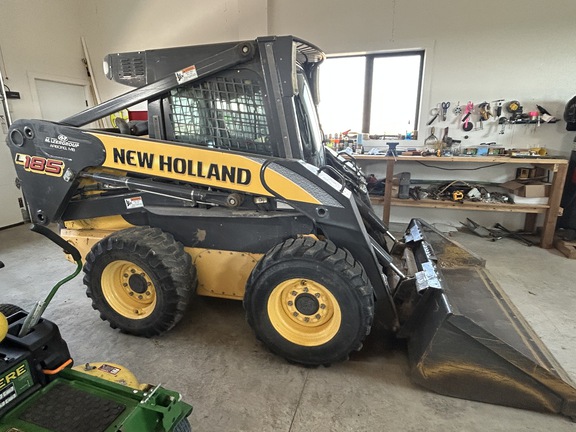 2008 New Holland L185 Skid Steer Loader