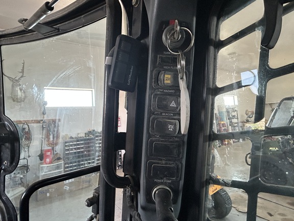 2008 New Holland L185 Skid Steer Loader