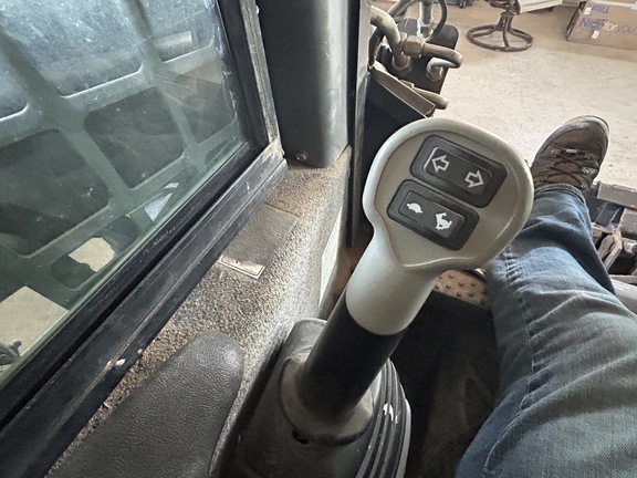 2008 New Holland L185 Skid Steer Loader