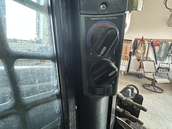 2008 New Holland L185 Skid Steer Loader