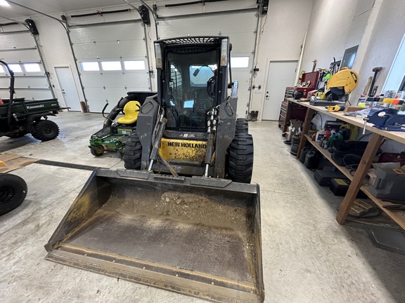 2008 New Holland L185 Skid Steer Loader