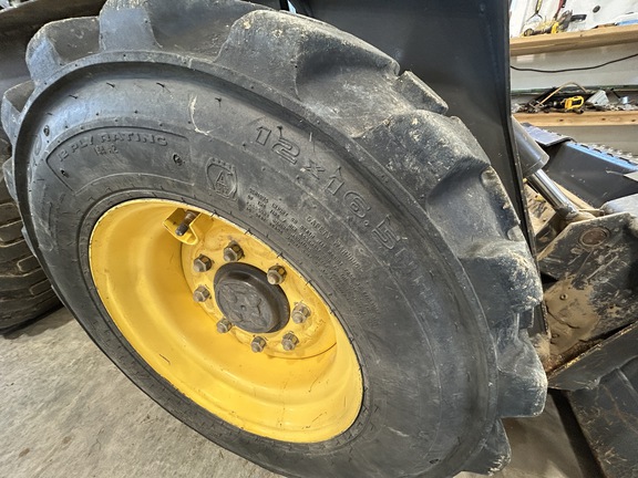 2008 New Holland L185 Skid Steer Loader