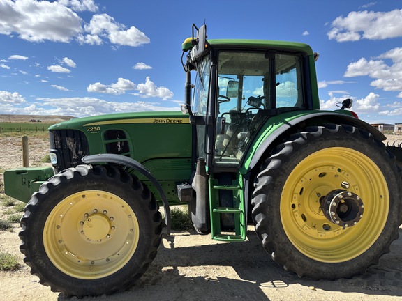 2008 John Deere 7230 Premium Tractor