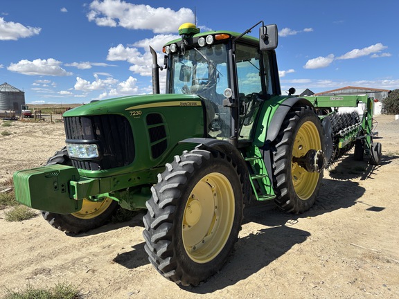 2008 John Deere 7230 Premium Tractor