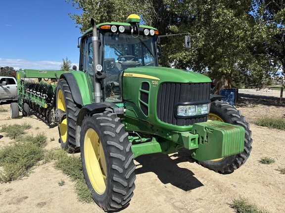 2008 John Deere 7230 Premium Tractor