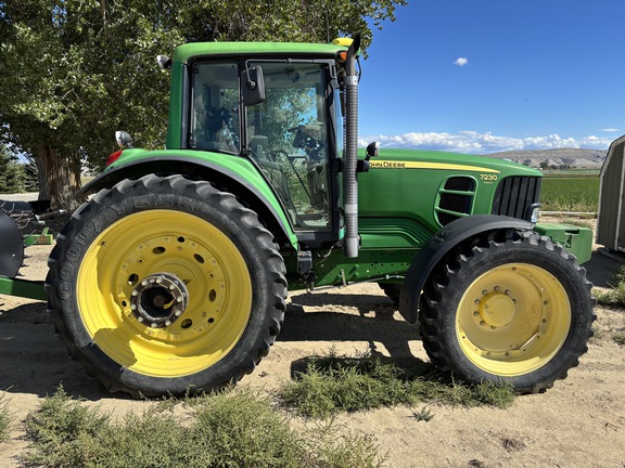 2008 John Deere 7230 Premium Tractor
