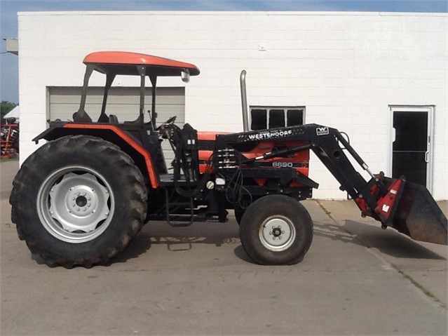 1991 AGCO Allis 6690 Tractor