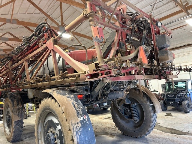 2013 Case IH PATRIOT 3330 Sprayer/High Clearance