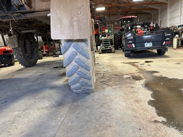 2013 Case IH PATRIOT 3330 Sprayer/High Clearance