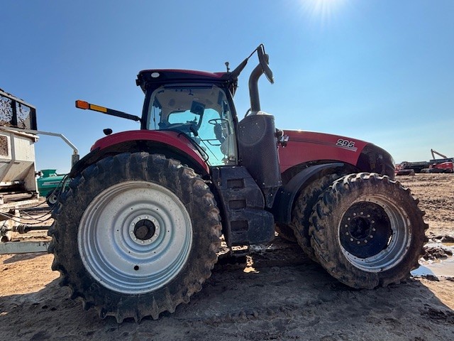2025 Case IH MAGNUM295 Tractor