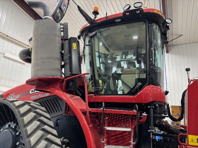 2023 Case IH STG420 Tractor