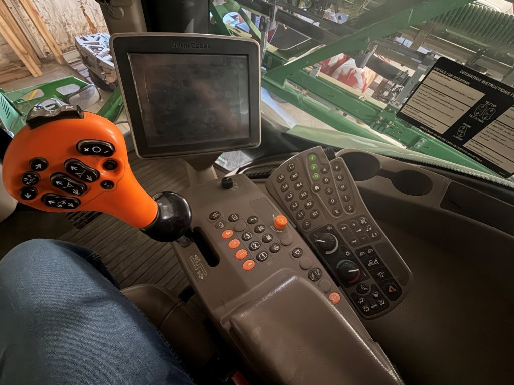 2017 John Deere R4038 Sprayer/High Clearance