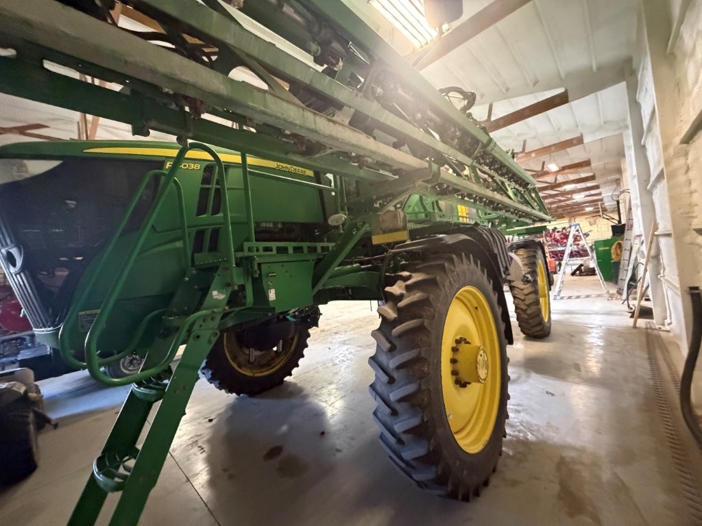 2017 John Deere R4038 Sprayer/High Clearance