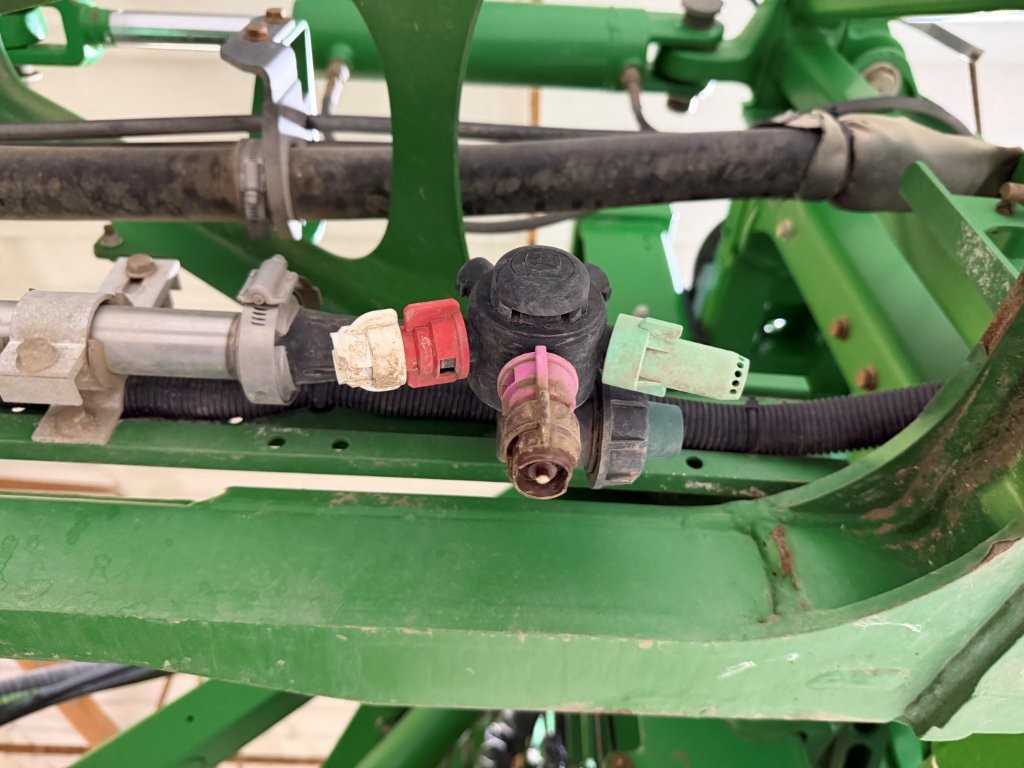 2017 John Deere R4038 Sprayer/High Clearance