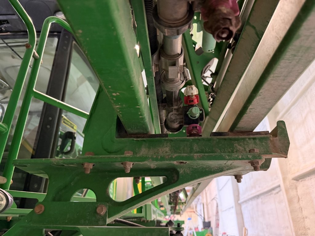 2017 John Deere R4038 Sprayer/High Clearance