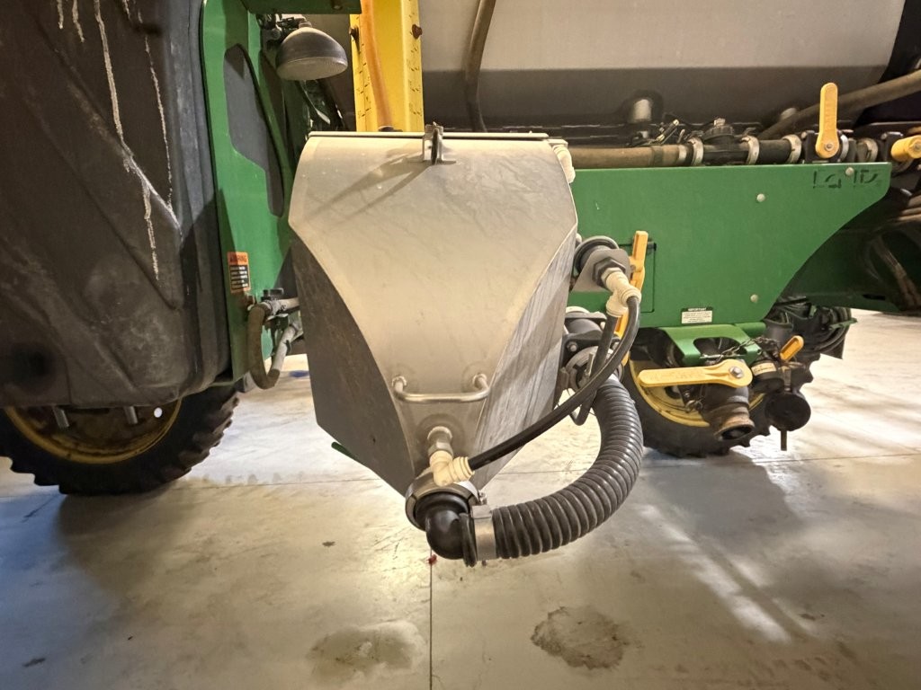 2017 John Deere R4038 Sprayer/High Clearance