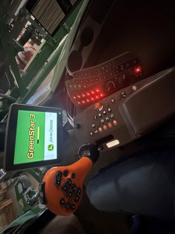 2017 John Deere R4038 Sprayer/High Clearance