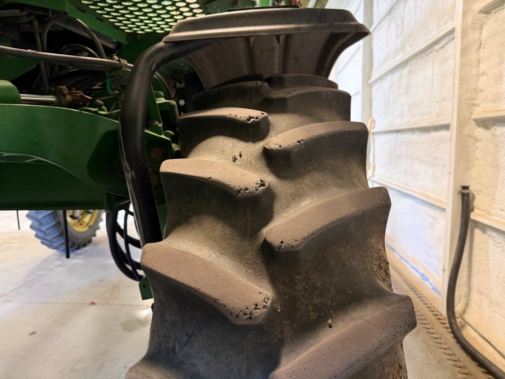 2017 John Deere R4038 Sprayer/High Clearance