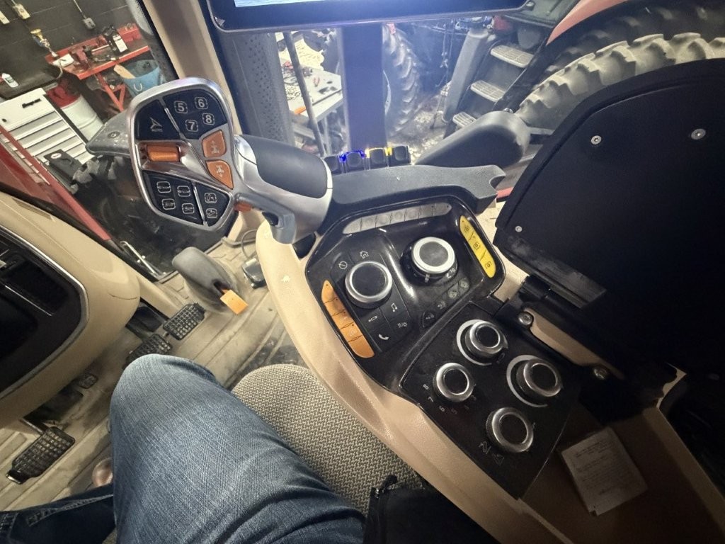 2021 Case IH MAGNUM180 Tractor