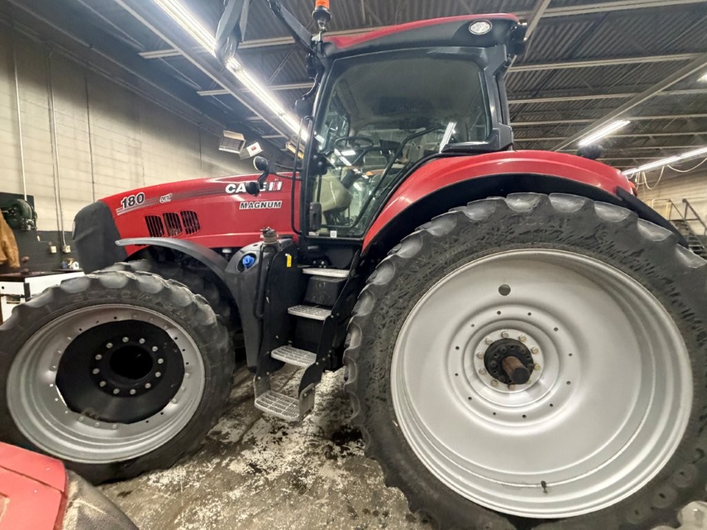 2021 Case IH MAGNUM180 Tractor