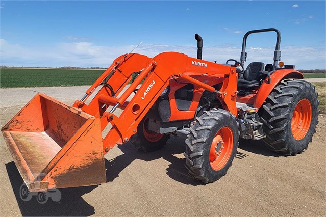 2015 Kubota M5-091 Tractor