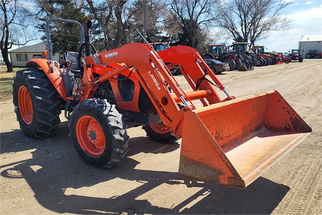 2015 Kubota M5-091 Tractor