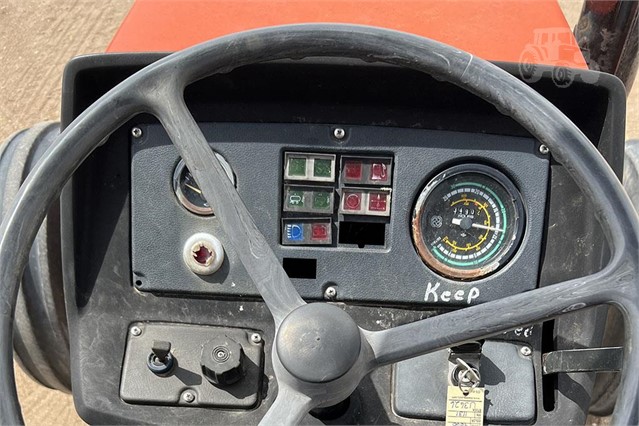 1991 AGCO Allis 4660 Tractor