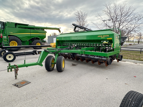 1999 John Deere 1560 Drill