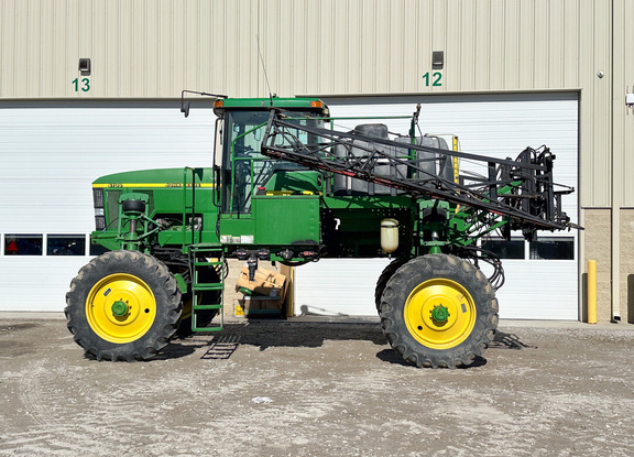 1997 John Deere 4700 Sprayer/High Clearance