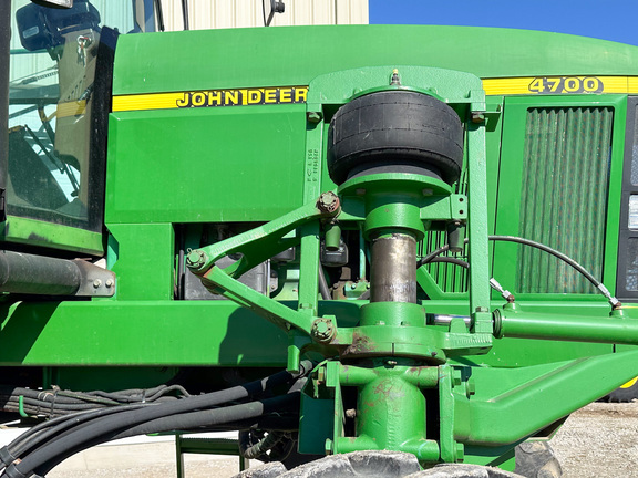 1997 John Deere 4700 Sprayer/High Clearance