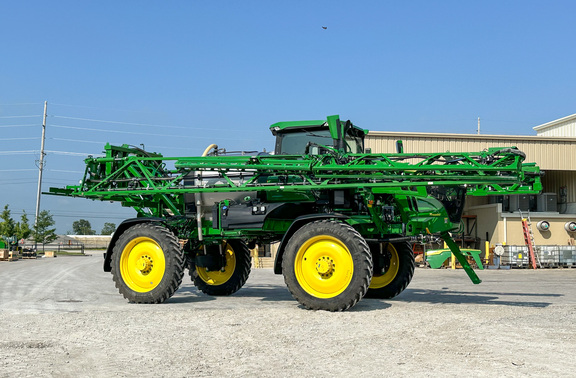 2023 John Deere 410R Sprayer/High Clearance