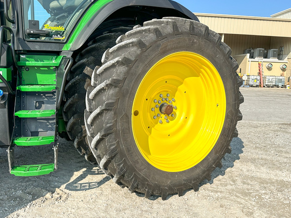 2023 John Deere 8R 370 Tractor