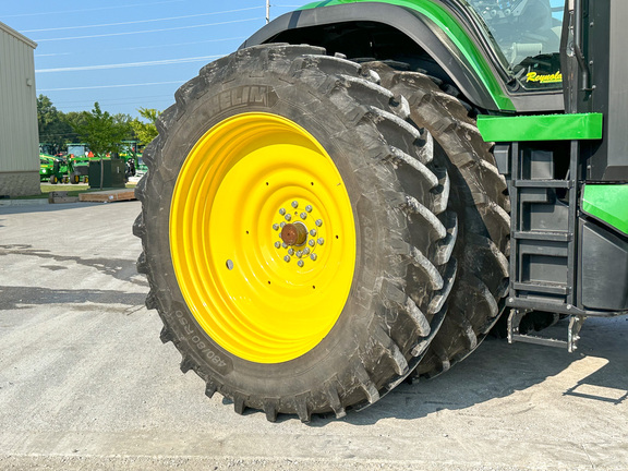 2023 John Deere 8R 370 Tractor