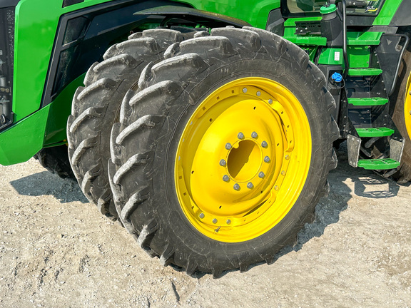 2023 John Deere 8R 370 Tractor