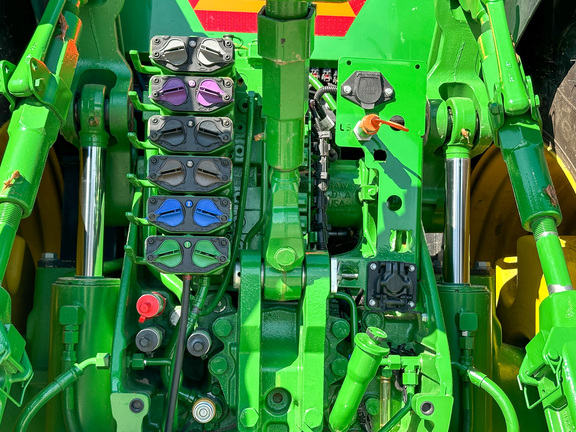 2023 John Deere 8R 370 Tractor