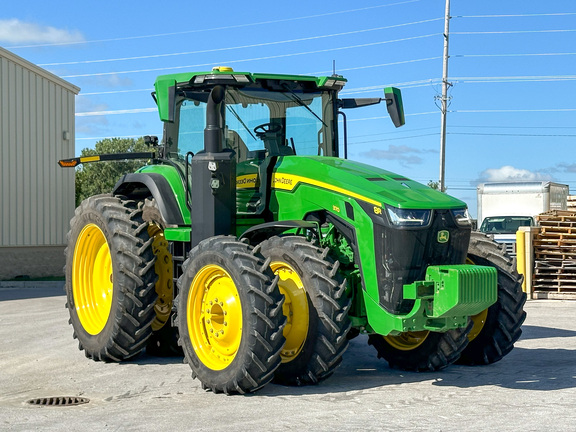 2023 John Deere 8R 370 Tractor