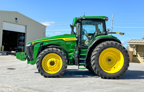 2023 John Deere 8R 370 Tractor