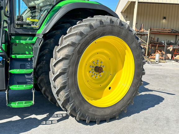 2023 John Deere 8R 370 Tractor