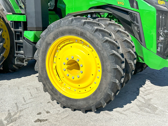 2023 John Deere 8R 370 Tractor